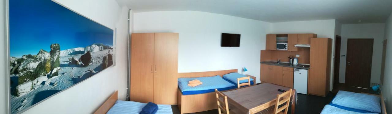 Penzion 411 Solnice Buitenkant foto